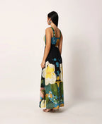 Kosumosu black dress